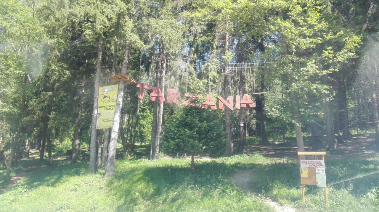 ルジョムベロクMezonet Hrabovoアパートメント エクステリア 写真